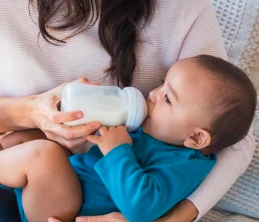 母乳喂养的温馨夜晚，最新母乳晚上视频探索